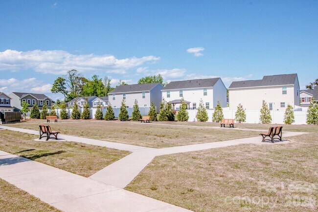 Building Photo - 177 Crownpiece St