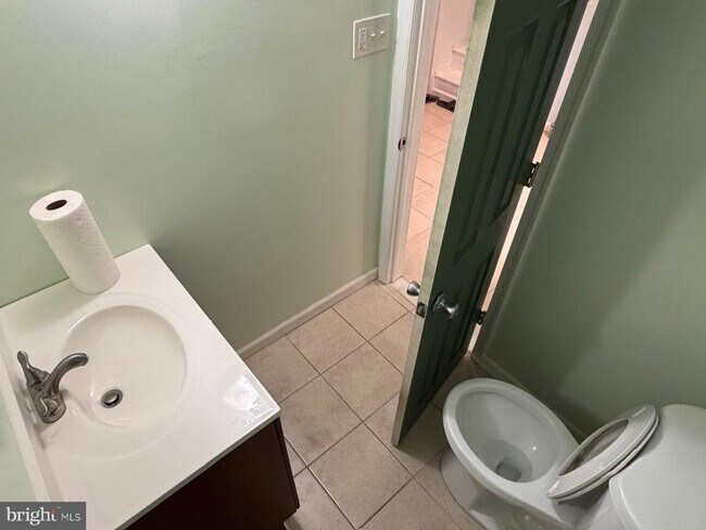 Building Photo - 251 Childs Ave