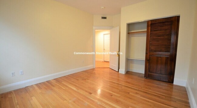 Building Photo - 191 Winthrop Rd