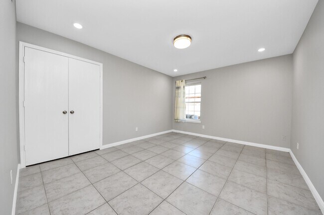 Building Photo - 3504 Wheatfield Ct