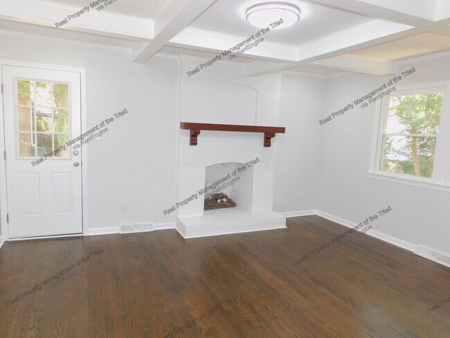 Building Photo - 2206 Dulaire Rd