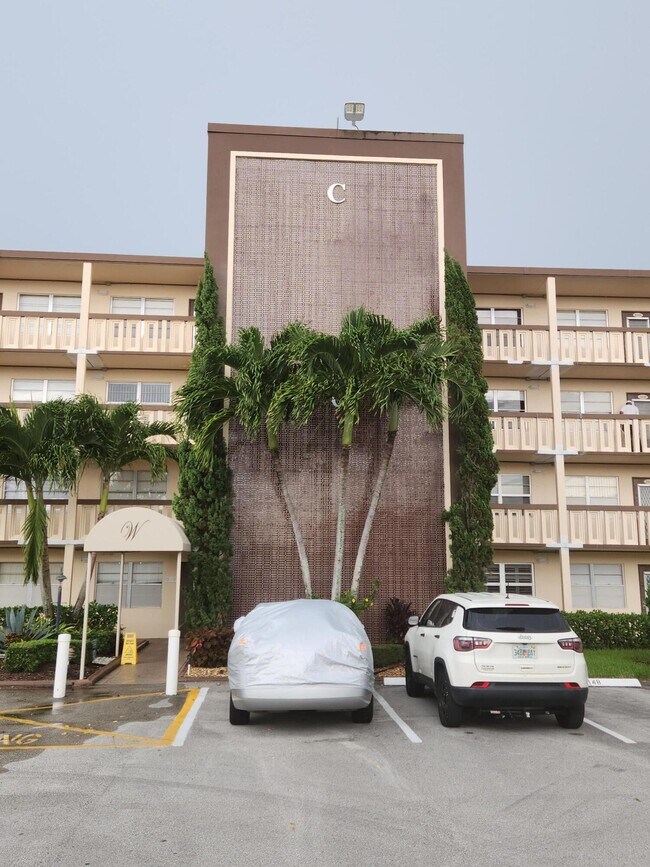 Building Photo - 4053 Wolverton E