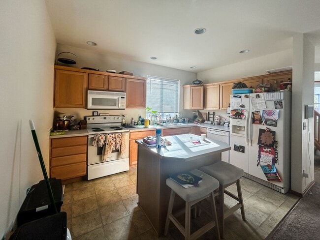 Building Photo - 3BD 2.5BA in LSSD