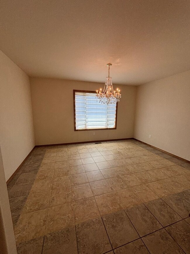Building Photo - Super Attractive Home in Pelican Point!!