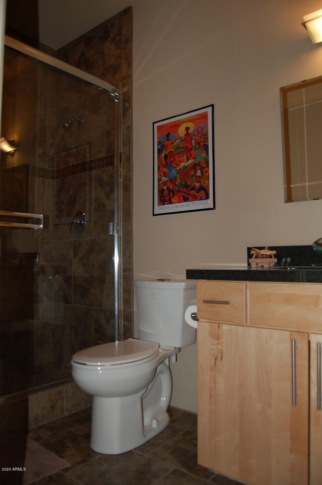 Building Photo - 572 W 5th St