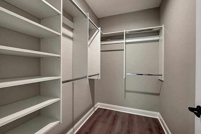 Building Photo - 2075 Haystack Cir