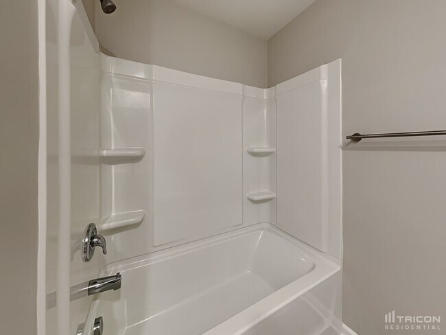 Building Photo - 533 Elmwood Pond Ct