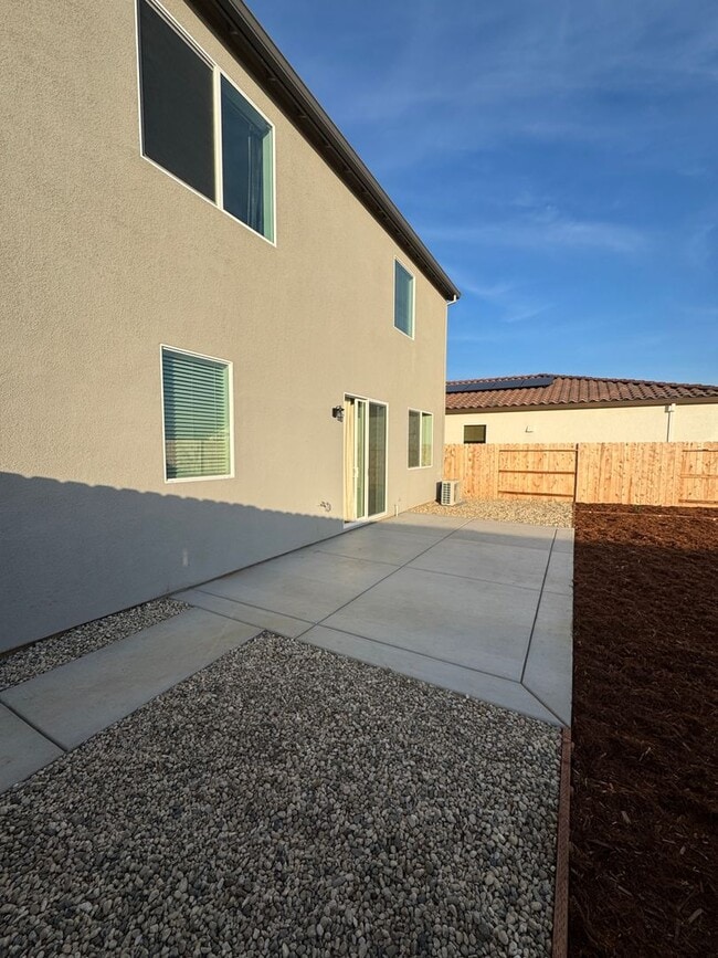 Building Photo - BRAND NEW 5 Bedrooms 3 Full Baths Solar Included Blossom Plan at Lilly Community SEE VIDEO