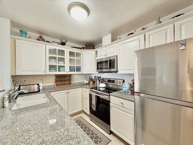 Building Photo - 1 Bedroom | Resort-Style Amenities | Walk to the Beach | Channel Islands Waterfront | Monthly Fur...