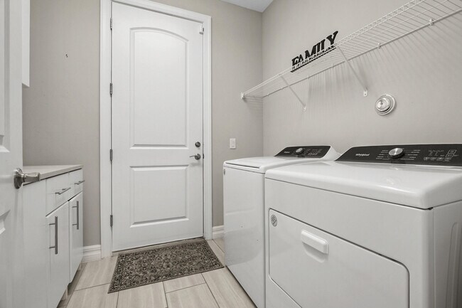 Building Photo - 8324 Pedigree Cir