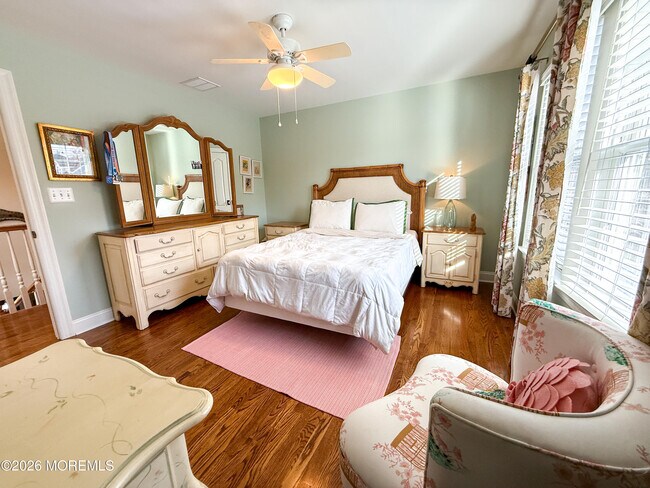 Building Photo - 315 Pitney Ave