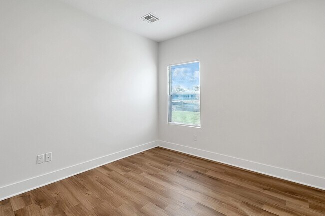 Building Photo - 625 Briarbrook Ln