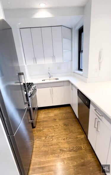 Building Photo - EAST 57 STREET