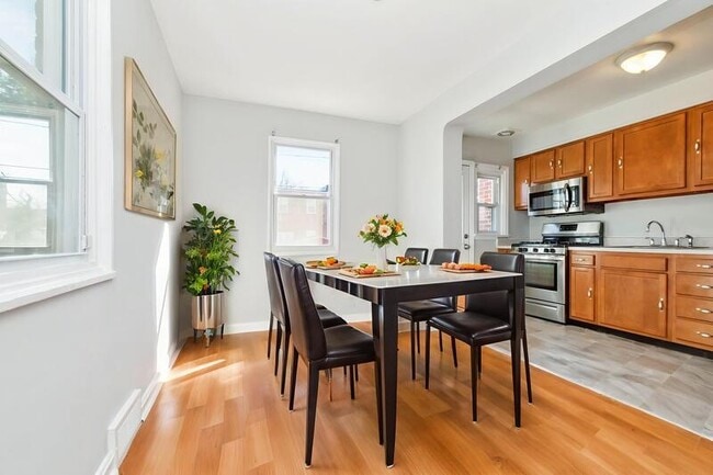 Building Photo - 3705 Midheights Rd