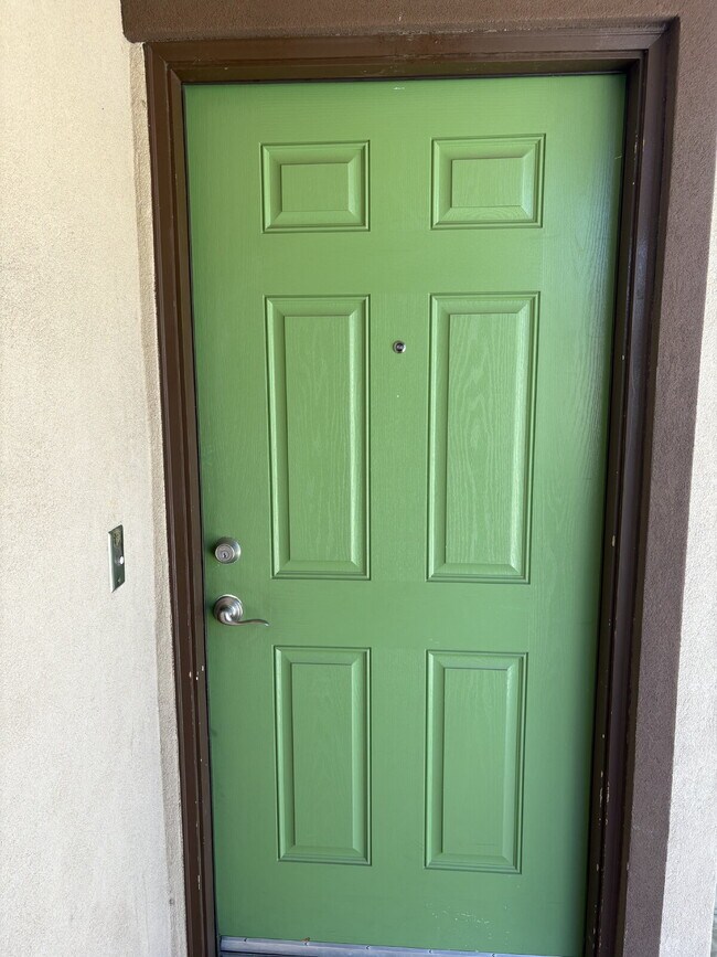 Building Photo - MOVE IN SPECIAL ***Reduced rent with immed...