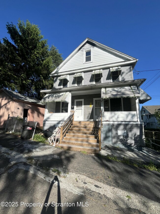 Primary Photo - 613 13th Ave