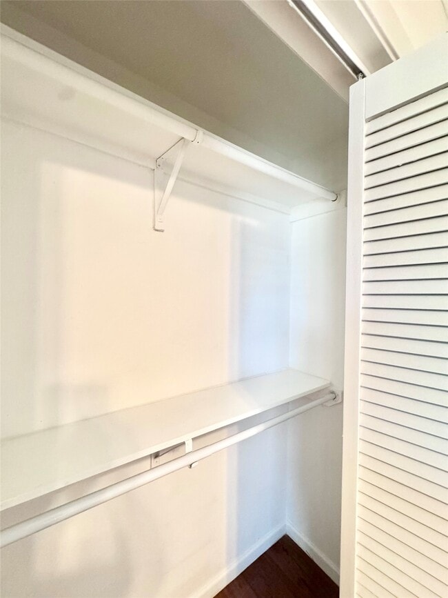 Building Photo - 301 Enid St