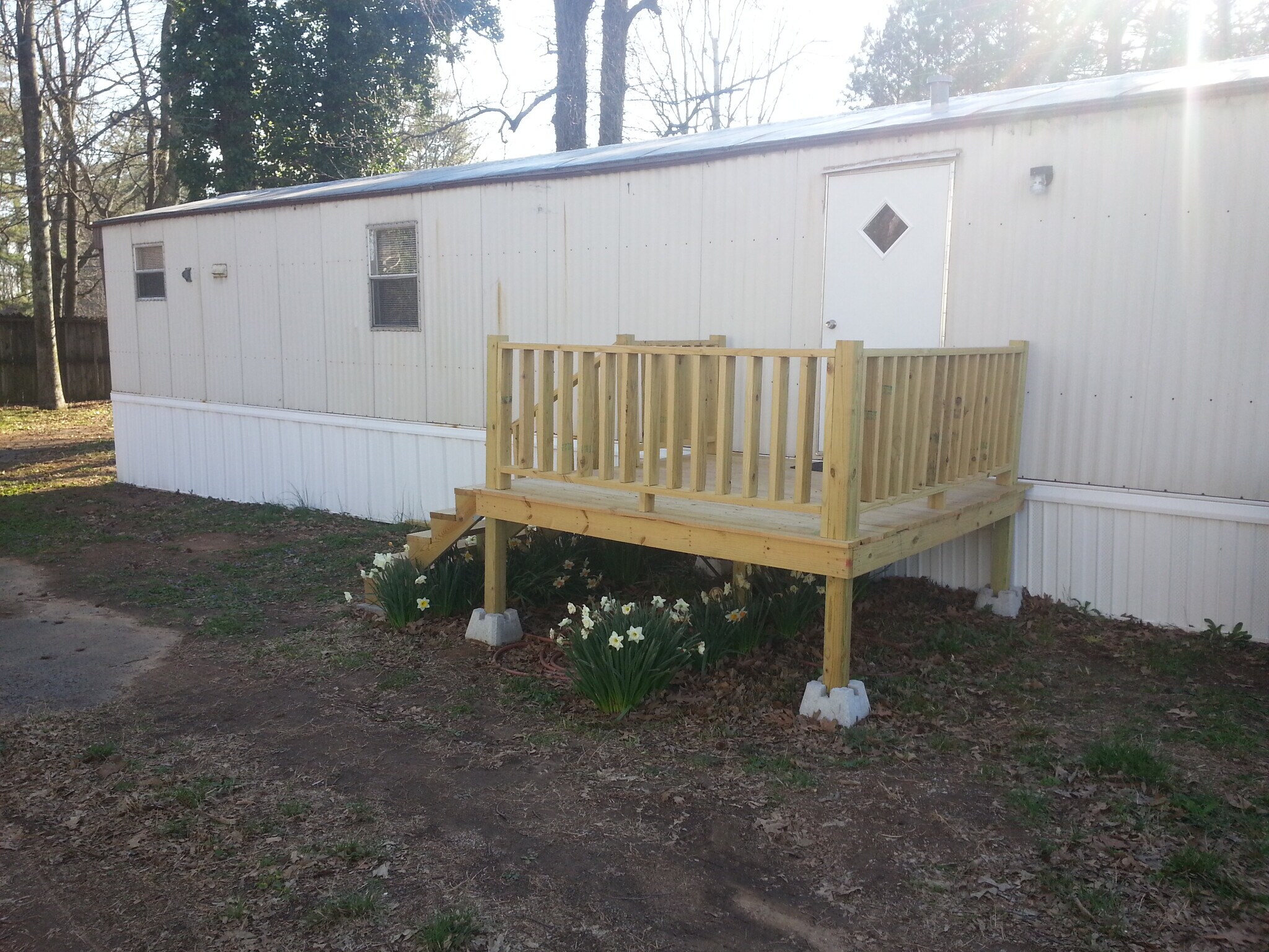 Building Photo - 815 Clutts Rd