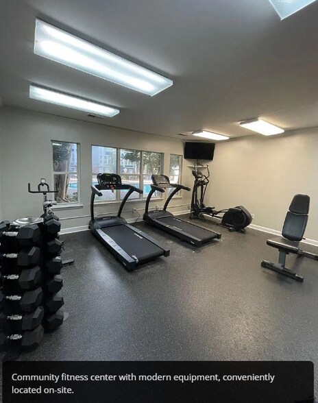 Building Photo - 521 N Graham St