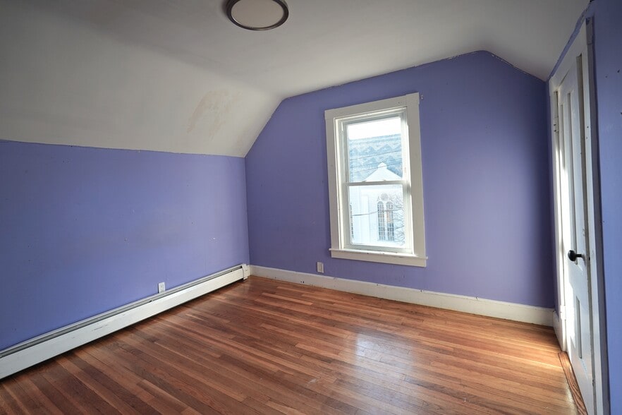 Building Photo - 61 Tudor St