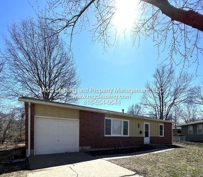 Building Photo - Leave Behind Apartment Living With This Ra...