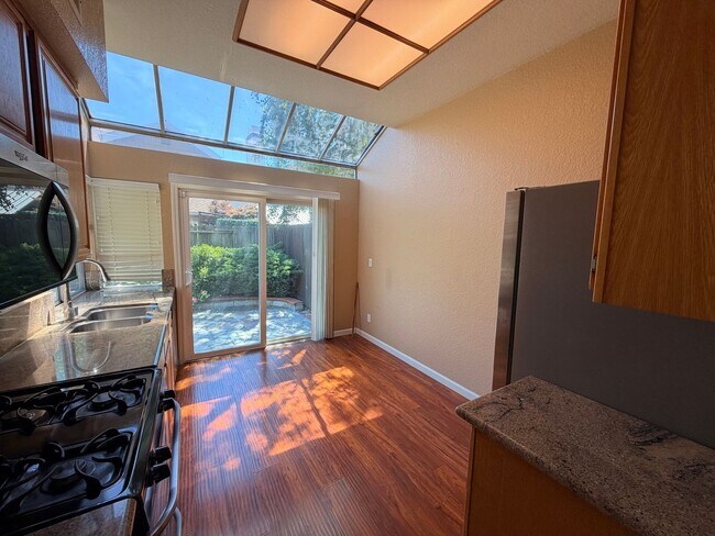 Building Photo - Beautiful Spacious Two Story Home in Pleasanton!