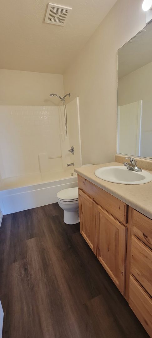 Building Photo - Charming 3-bedroom Home in the Heart of Cedar City