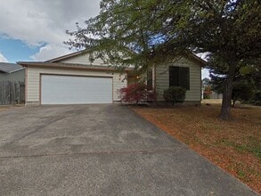 Building Photo - WINTER SPECIAL ~ $1,060 OFF FIRST MONTH RENT