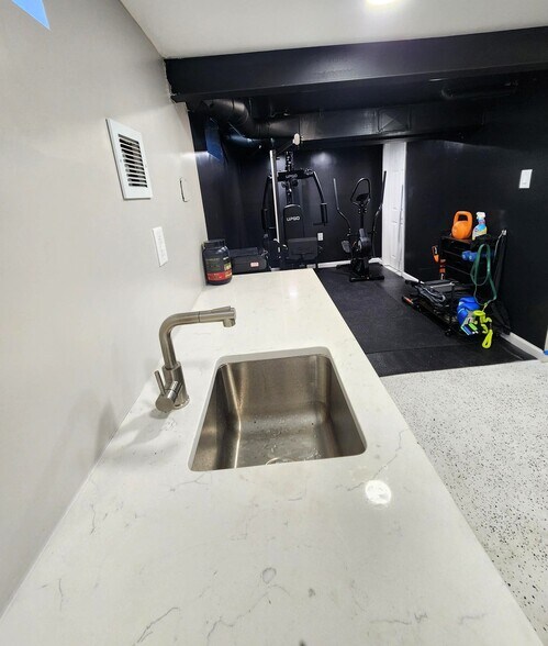 Building Photo - 3155 S 39th St
