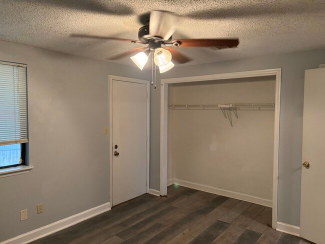 Building Photo - 2331 Sandpiper St