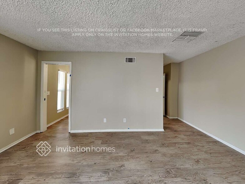 Building Photo - 15804 Mayall St