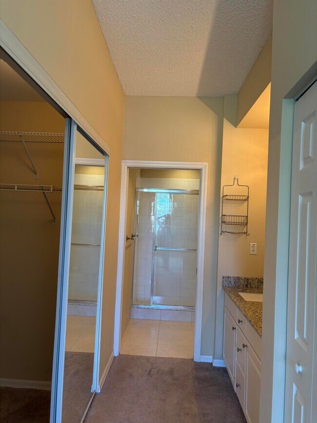 Building Photo - 27 Royal Palm Way