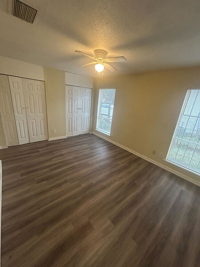 Building Photo - 5328 Ira Ln