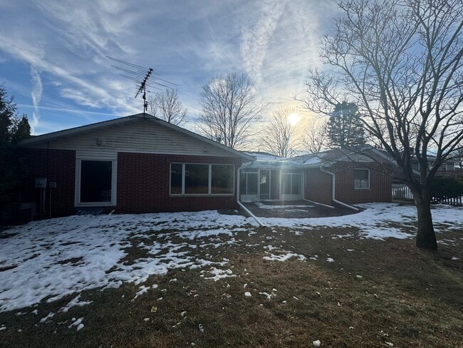 Building Photo - House across from Waverly Highschool!