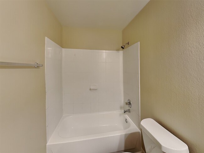 Building Photo - 18302 Fair Grange Ln