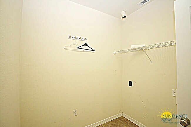 Building Photo - 1549 Bentley Cir
