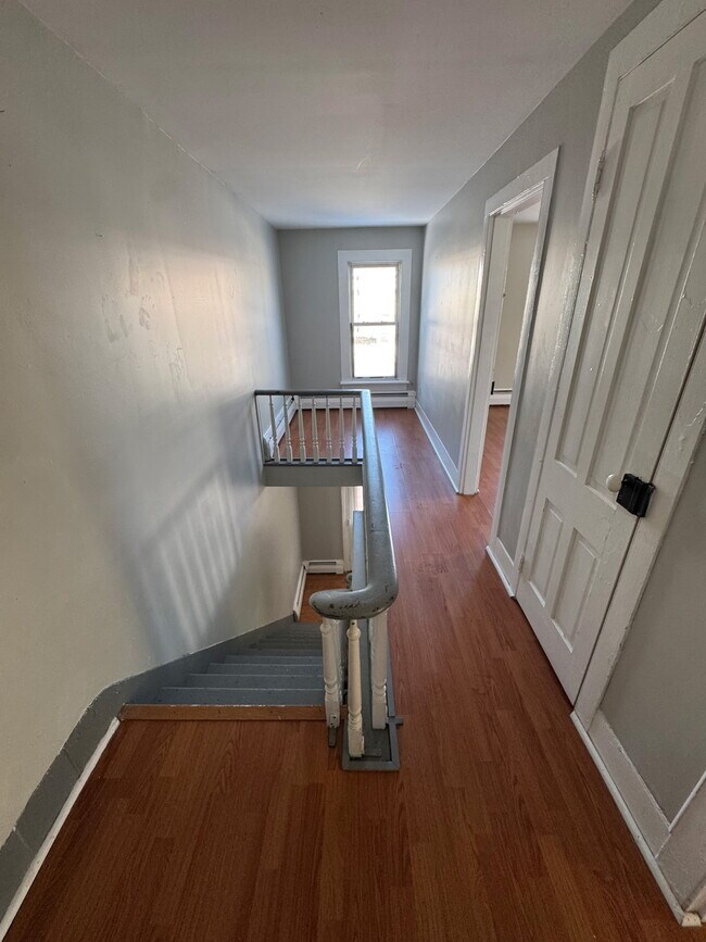 Building Photo - 1041 Dreher Ave