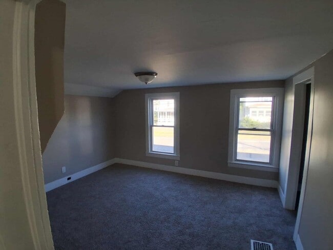 Building Photo - 3 Bedroom single family homes