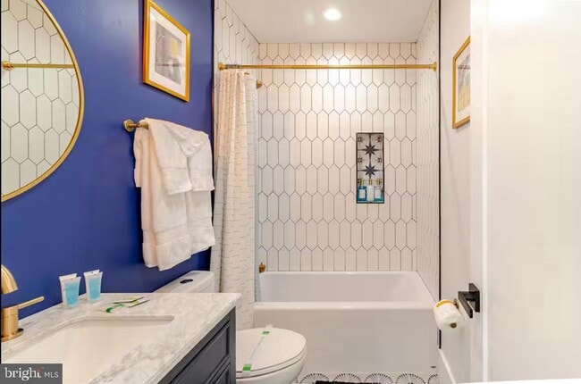 Building Photo - 1417 Montello Ave NE