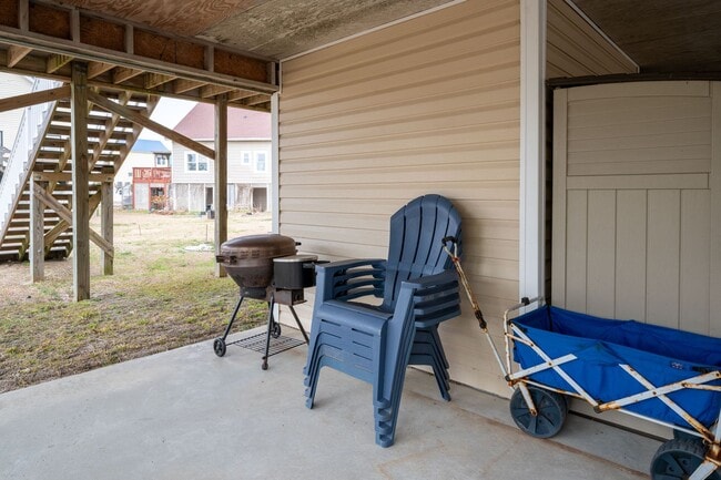 Building Photo - FURNISHED OFF-SEASON MONTHLY RENTAL - AVAILABLE MID-SEPT '27
