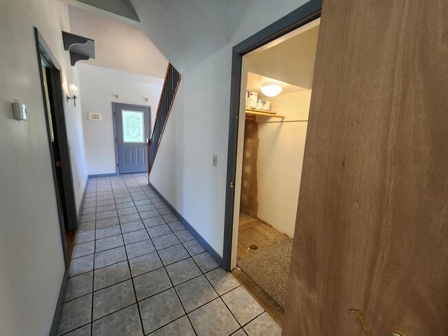 Building Photo - 109 N Hollow Rd