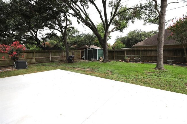 Building Photo - 21631 Live Oaks Spring Dr