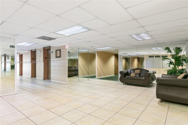 Building Photo - 2000 Atlantic Shores Blvd