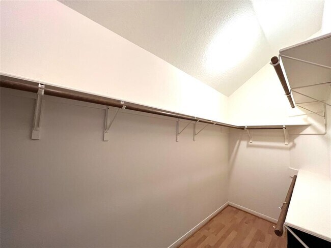 Building Photo - 6219 Fox Wind Ct