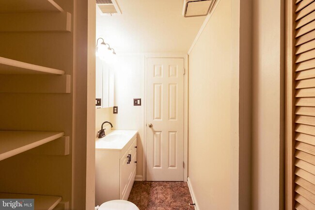 Building Photo - 3935 Wintergreen Pl