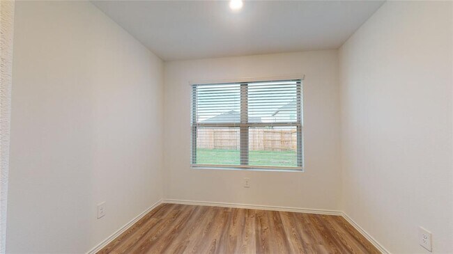 Building Photo - 1206 Silver Fir Ct