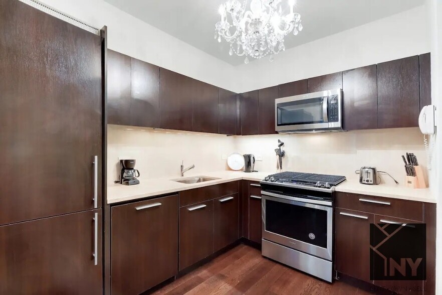 Building Photo - 128 Water St