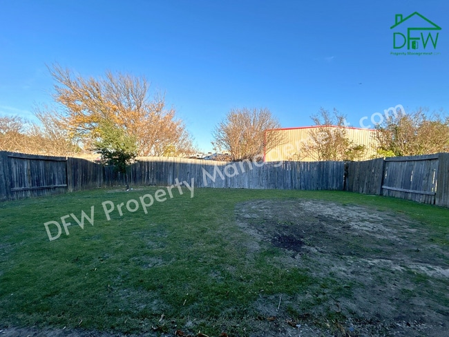 Building Photo - 10009 Iron Ridge Dr