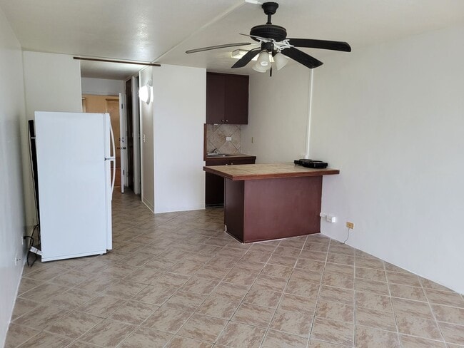 Primary Photo - Beautiful Beach side Hanohano Hale Studio ...