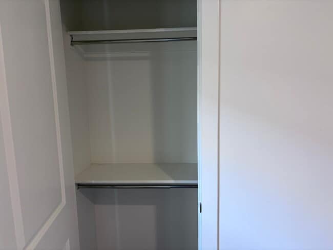 Building Photo - 4 bed | 2 1/2 bath | 2 car garage in Deser...